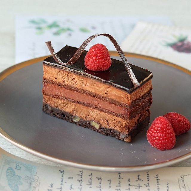 Happy Monday! Start Your Week With Delicious Walnut Brownie, Dark Chocolate Mousse With Raspberry Ganache Filling! ♥️♥️♥️